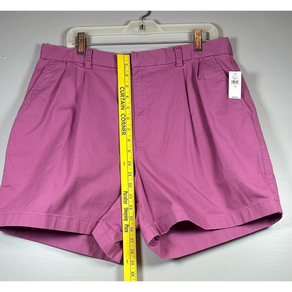 NWT Gap Women's High Rise Pleated Khaki Shorts, Purple Clover, Size 16 - Picture 4 of 8